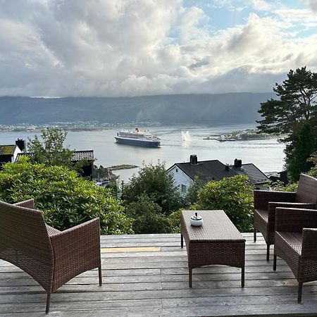 Great Place With View To The Mountains And Fjord Олесунн Экстерьер фото